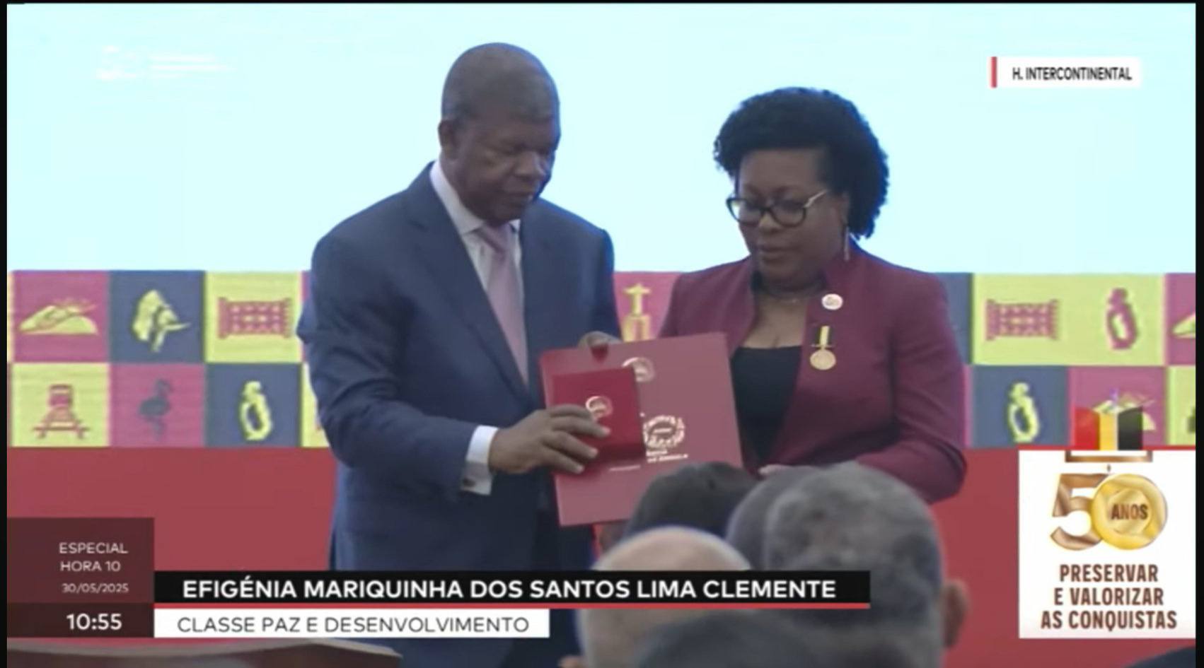 VICE-PRESIDENTE DO TRIBUNAL SUPREMO CONDECORADA COM MEDALHA DOS 50 ANOS DE INDEPENDÊNCIA