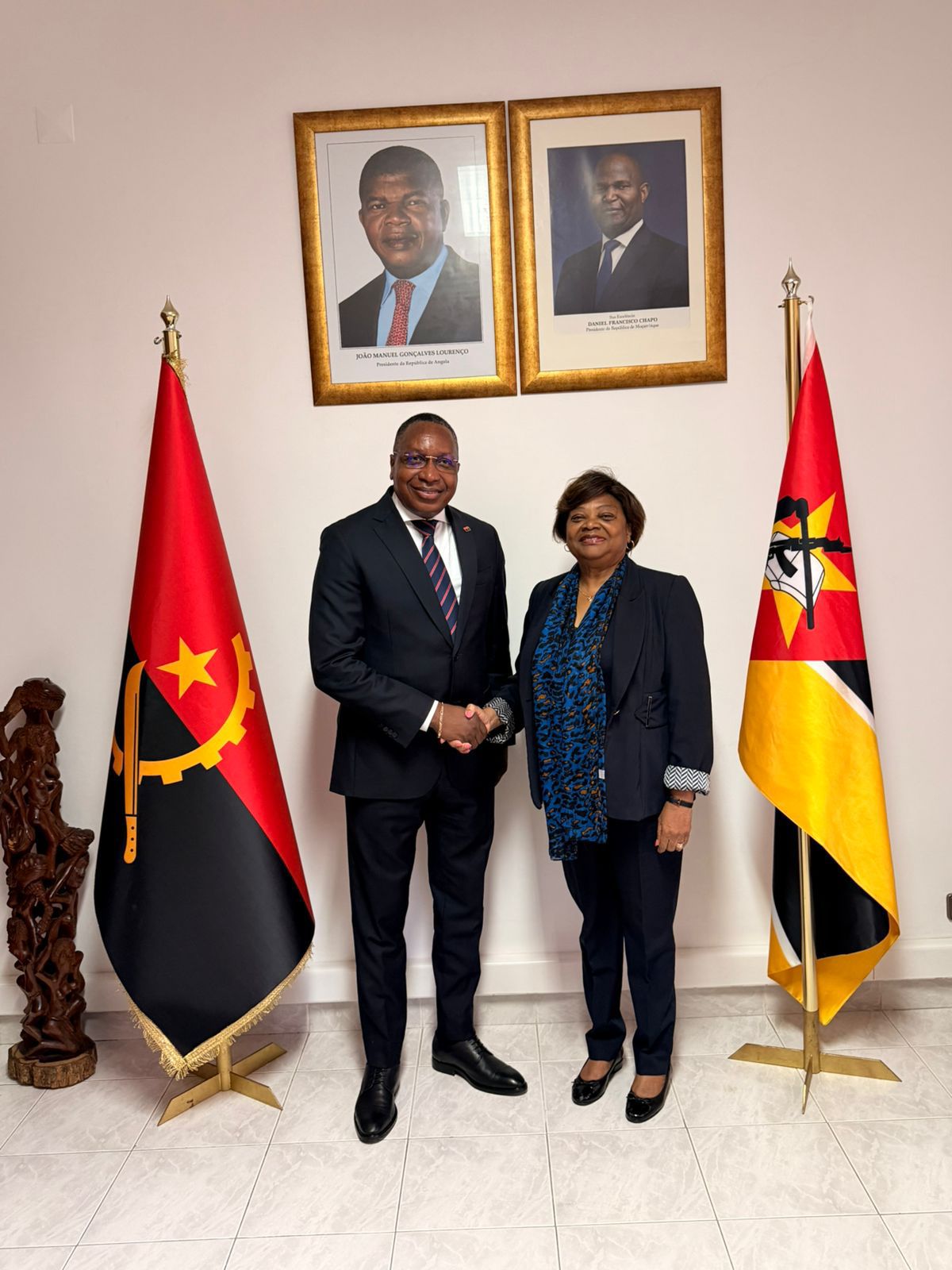 VENERANDO JUÍZ CONSELHEIRO DO TRIBUNAL SUPREMO ARTUR GUNZA PARTICIPA DE MESA REDONDA EM MOÇAMBIQUE POR OCASIÃO DO DIA INTERNACIONAL DAS JUÍZAS