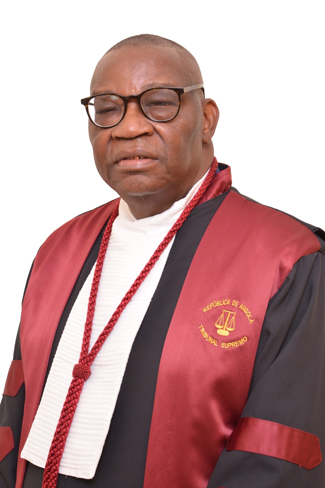 Dr. Carlos Cavuquila