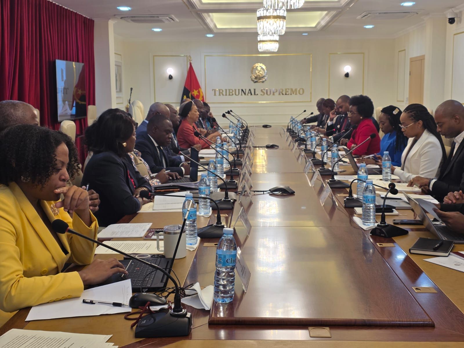 PRESIDENTE DO TRIBUNAL SUPREMO E MINISTRA DAS FINANÇAS ABORDAM REFORÇO DA COOPERAÇÃO INSTITUCIONAL