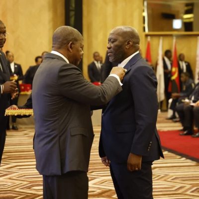 VENERANDO JUIZ CONSELHEIRO PRESIDENTE DO TRIBUNAL SUPREMO JOEL LEONARDO CONDECORADO PELO PRESIDENTE DA REPÚBLICA COM MEDALHA DE MÉRITO NA CLASSE PAZ E DESENVOLVIMENTO