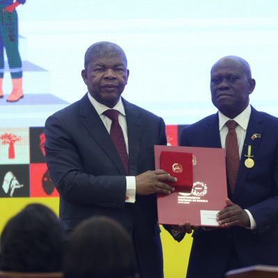 VENERANDO JUIZ CONSELHEIRO JUBILADO DR. JOÃO DA CRUZ PITRA CONDECORADO COM MEDALHA DE MÉRITO
