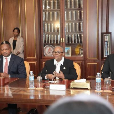 JUÍZES DO TRIBUNAL ADMINISTRATIVO DA SADC RECEBIDOS PELA PRESIDENTE DA ASSEMBLEIA NACIONAL
